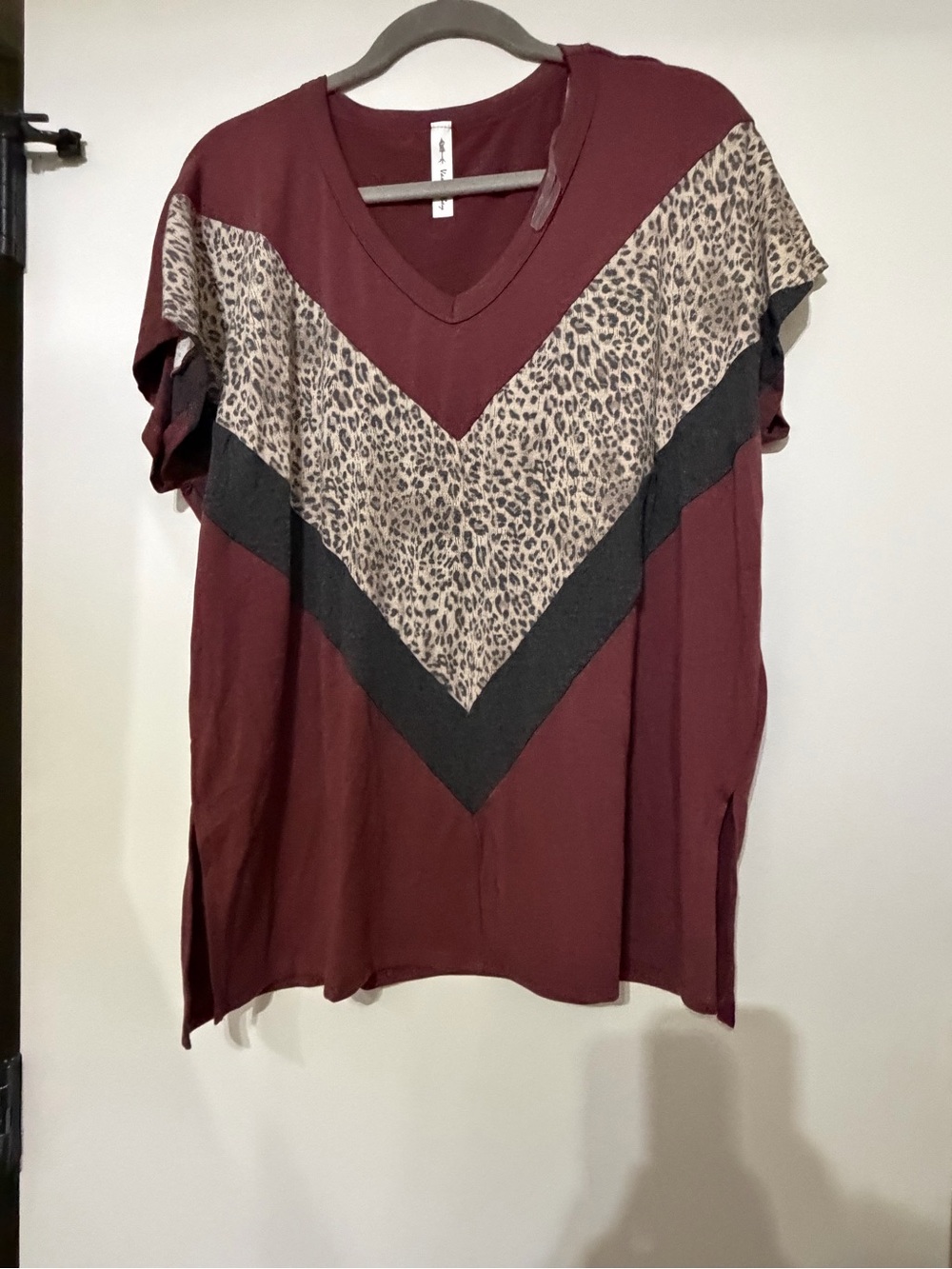 Vanilla Bay V-Neck Short Sleeve Tee with Leopard Chevron in Burgundy